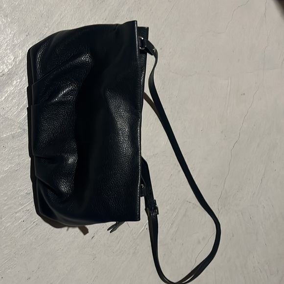 Small black cross body or over the shoulder slouched purse. Silver zipper - Picture 2 of 4